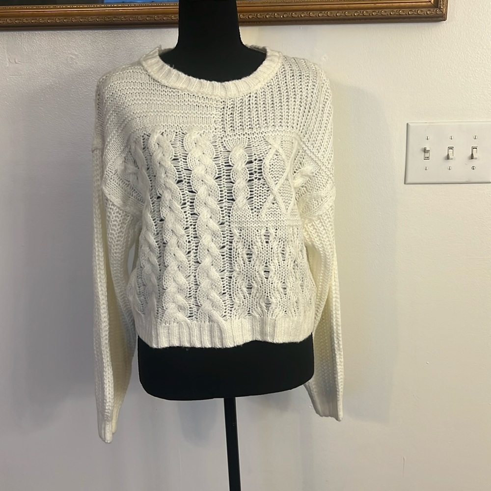 NWT True Craft Cable-Knit Crew-Knit Soft Sweater, Sz. L.